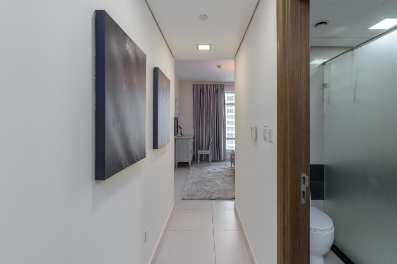Vacay Lettings - Loft Downtown * Дубай