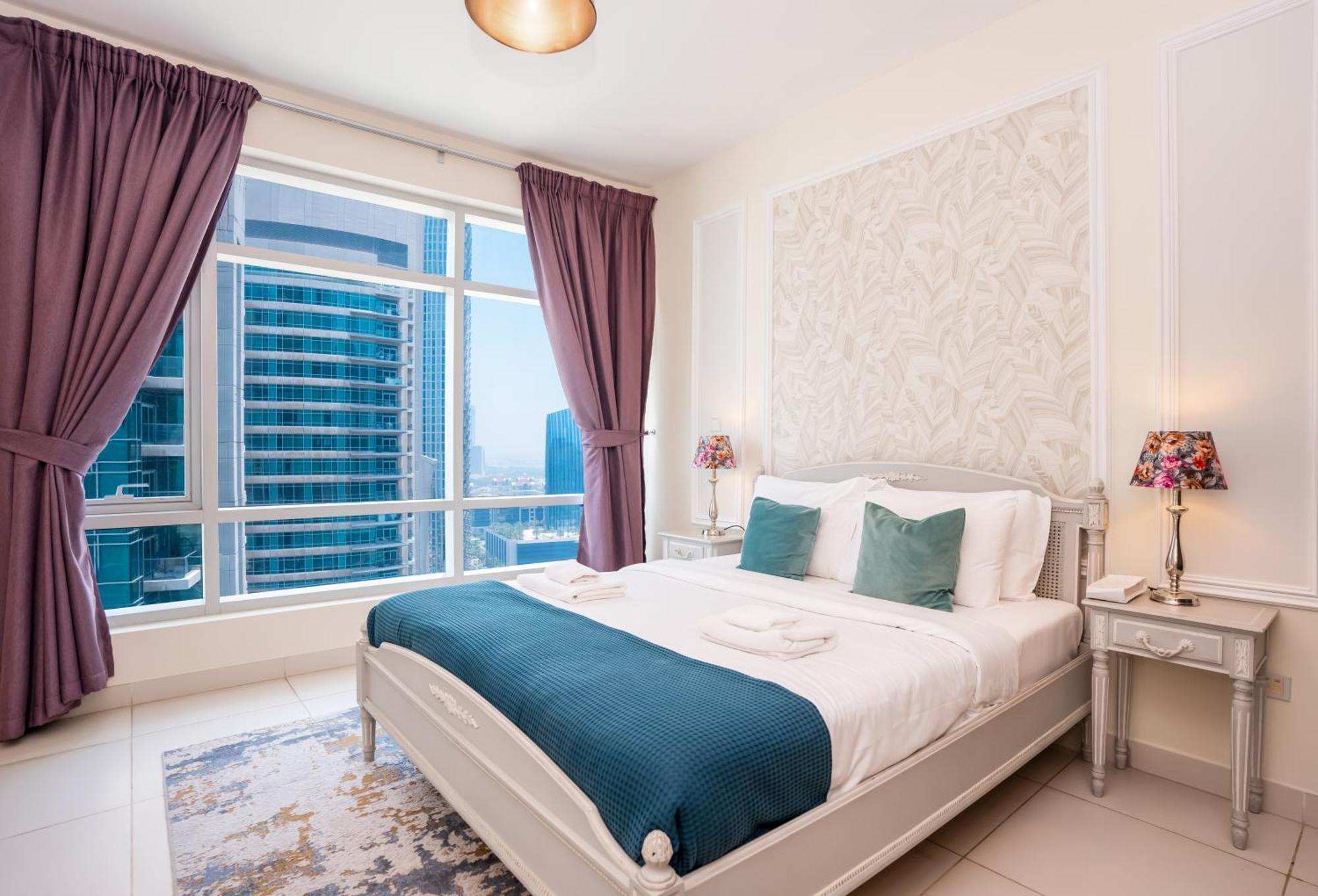 Vacay Lettings - Loft Downtown * Дубай
