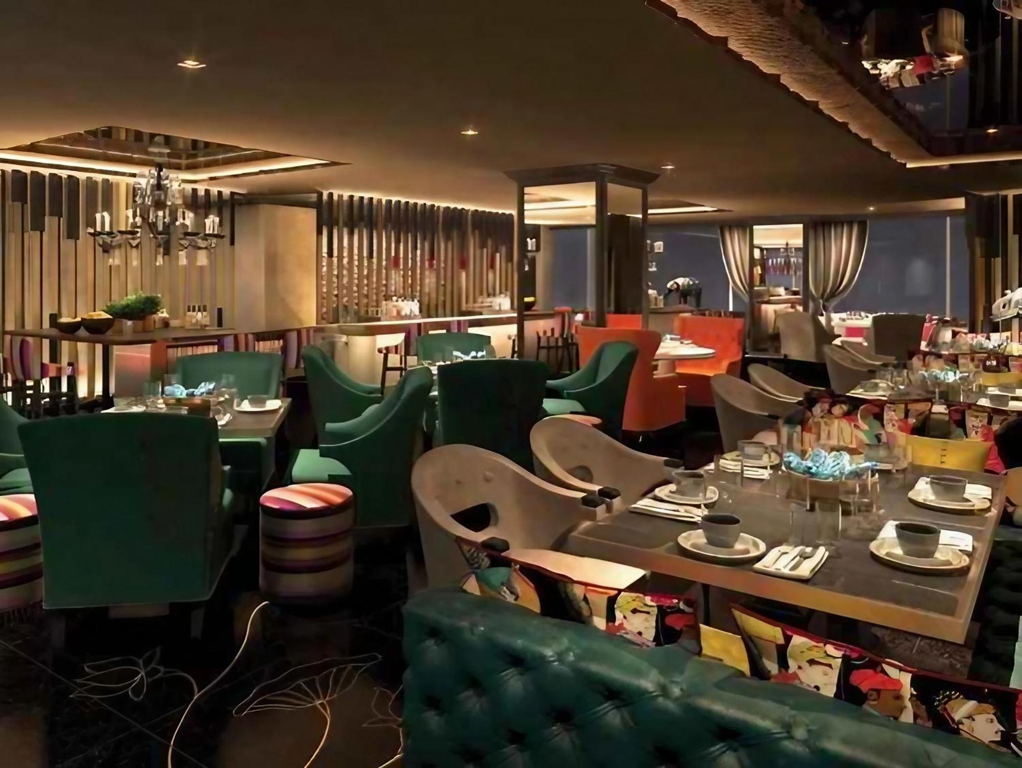 Vacay Lettings - Loft Downtown * Дубай